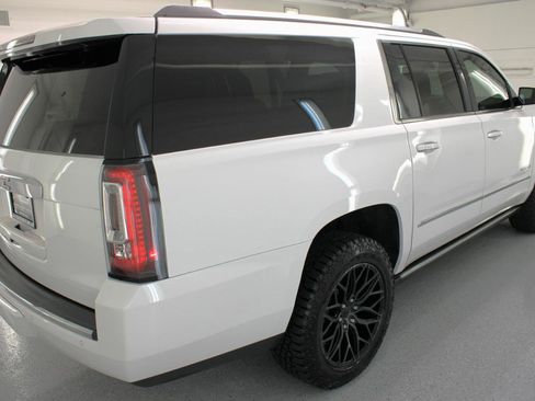 Used 2020 GMC Yukon XL Denali w/ Denali Ultimate Package image 10