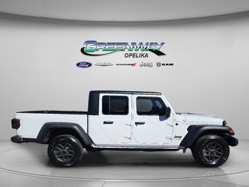 New 2025 Jeep Gladiator Sport image 8