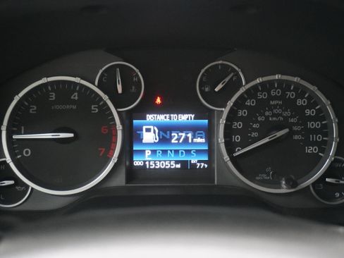 Used 2015 Toyota Tundra SR5 w/ SR5 Upgrade Package AWD/4WD image 14
