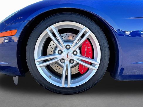 Used 2007 Chevrolet Corvette Coupe w/ Performance Package RWD image 6