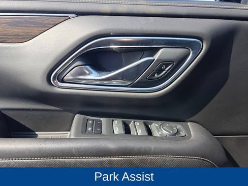 Used 2021 Chevrolet Tahoe Premier w/ Premium Package AWD/4WD image 16