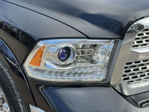 Used 2017 RAM 1500 Laramie w/ Convenience Group image 7