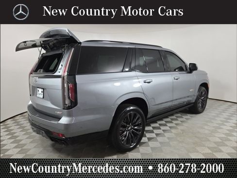 Used 2023 Cadillac Escalade V w/ LPO, ONYX Package image 12