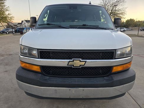 Used 2018 Chevrolet Express 3500 LT w/ LT Preferred Equipment Group RWD image 8