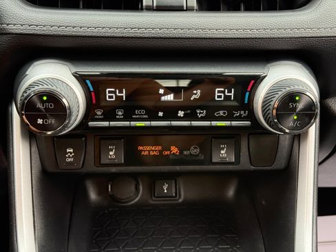Used 2022 Toyota RAV4 XLE w/ Convenience Package AWD/4WD image 16