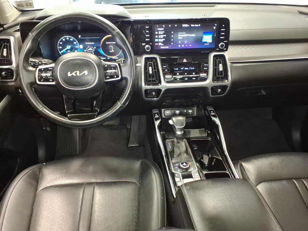 Used 2023 Kia Sorento SX AWD/4WD image 9