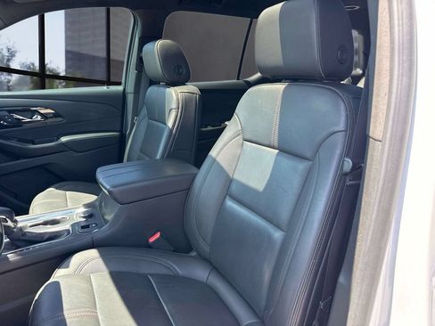 Used 2023 Chevrolet Traverse RS AWD/4WD image 34