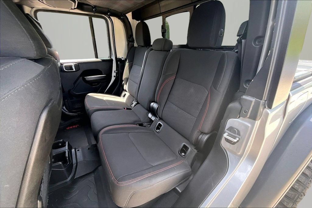 Used 2020 Jeep Gladiator Rubicon w/ Trailer Tow Package AWD/4WD image 23