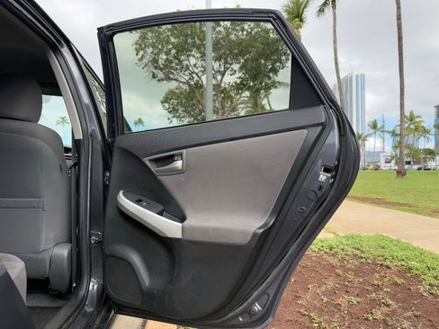 Used 2013 Toyota Prius One image 16