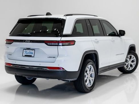 Used 2023 Jeep Grand Cherokee Limited AWD/4WD image 31