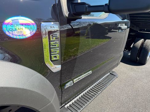 Used 2018 Ford F550 4x4 Regular Cab Super Duty image 21