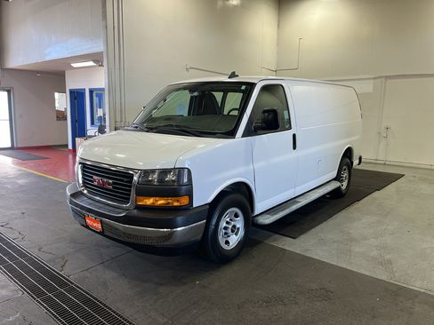 Used 2019 GMC Savana 2500 w/ Driver Convenience Package RWD image 2