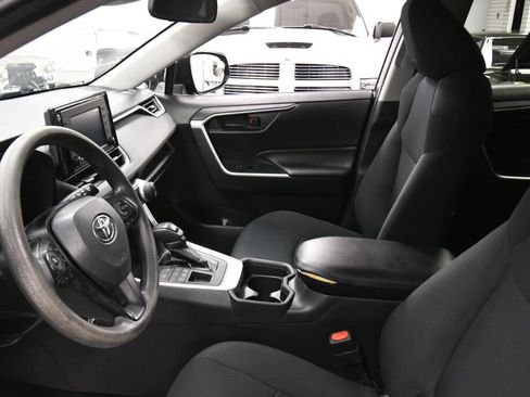Used 2019 Toyota RAV4 LE w/ All Weather Liner Package AWD/4WD image 18