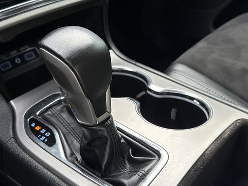 Used 2021 Jeep Grand Cherokee Laredo X RWD image 27