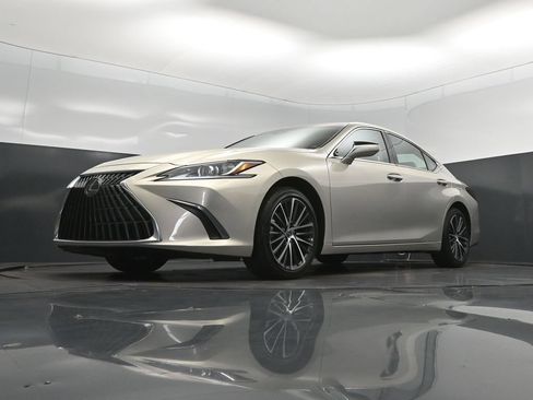 Certified 2025 Lexus ES 350 w/ Premium Package FWD image 38