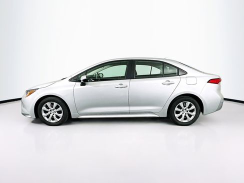 Used 2025 Toyota Corolla LE image 4