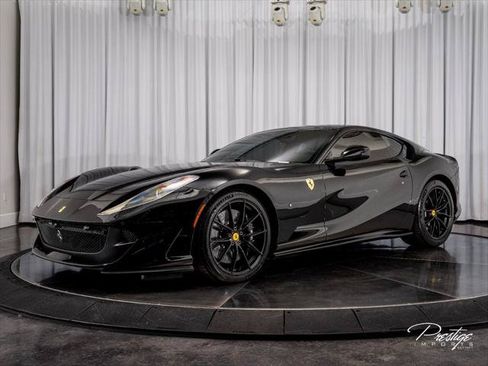 Used 2019 Ferrari 812 Superfast RWD image 7