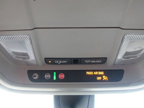 Used 2023 GMC Acadia SLE w/ Driver Convenience Package image 32