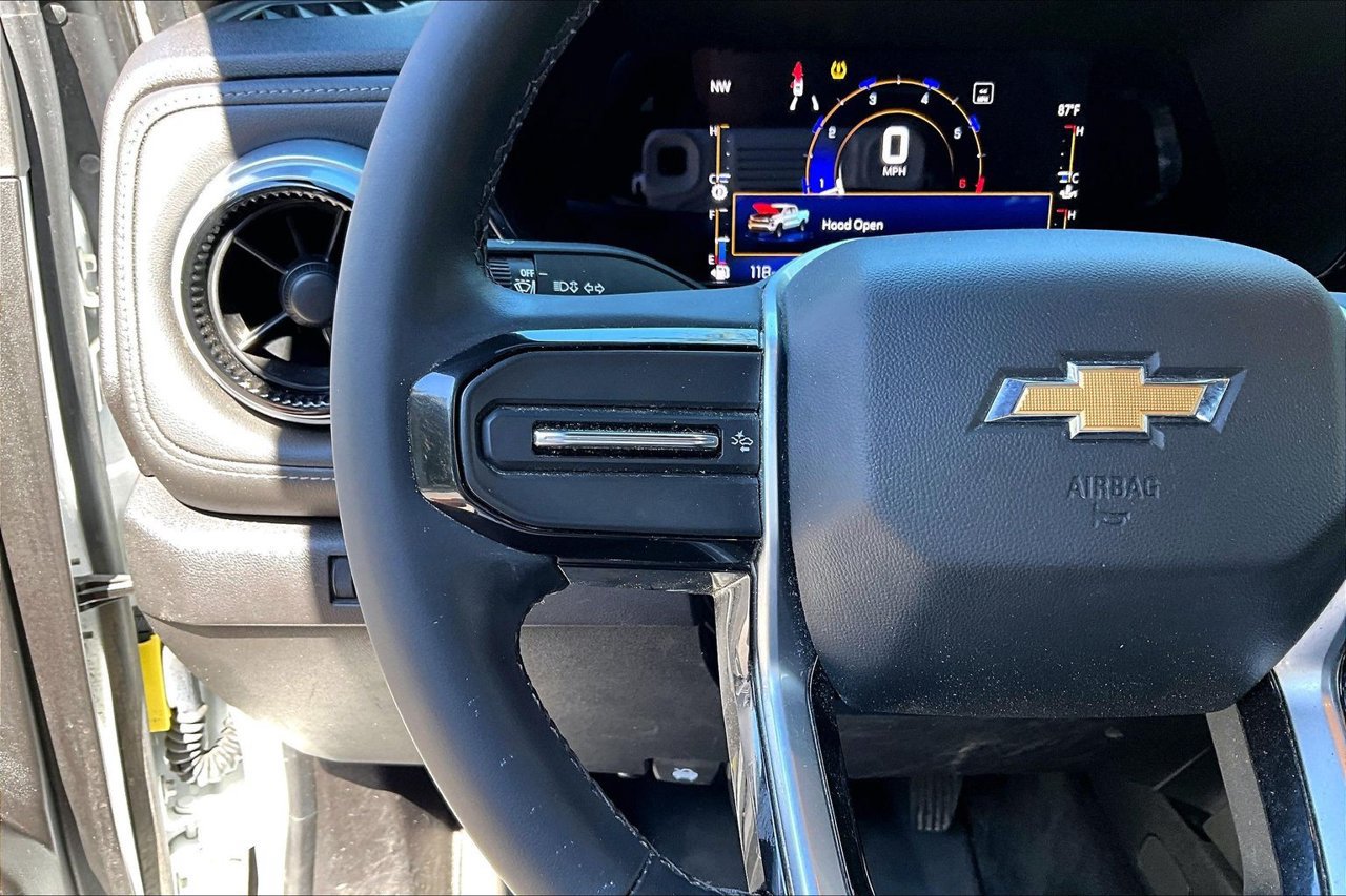 Used 2023 Chevrolet Colorado LT RWD image 10