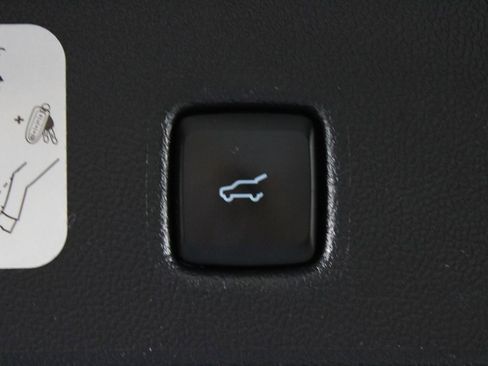 Used 2020 Ford Escape SEL image 16