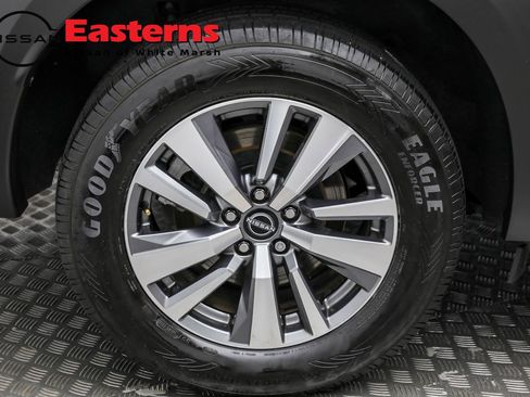 Used 2023 Nissan Pathfinder SL AWD/4WD image 31
