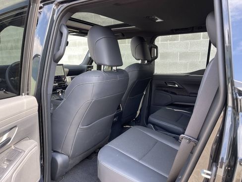 Used 2026 Lexus GX 550 w/ Cold Area Package AWD/4WD image 9