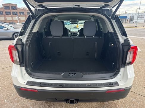 New 2026 Ford Explorer Active image 11