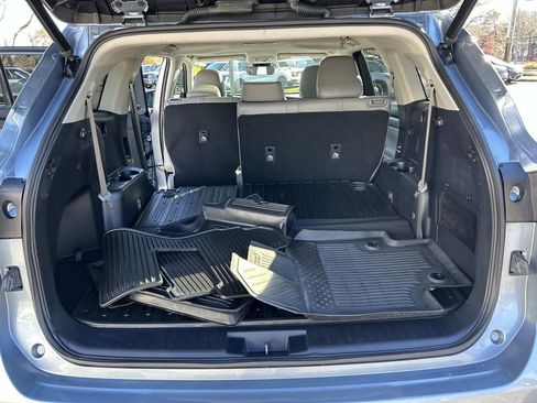 Used 2023 Toyota Highlander XLE image 15