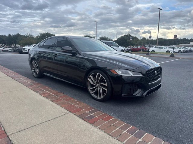Used 2024 Jaguar XF R-Dynamic SE AWD/4WD image 3