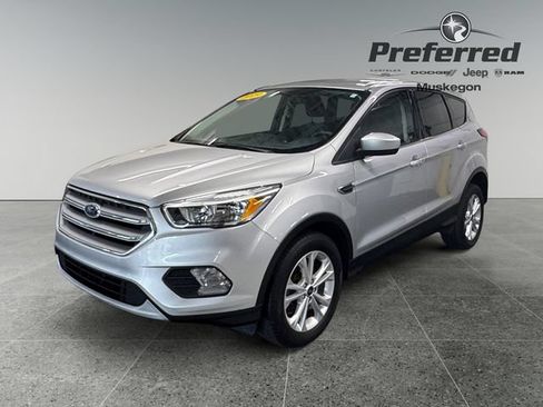 Used 2019 Ford Escape SE FWD image 10