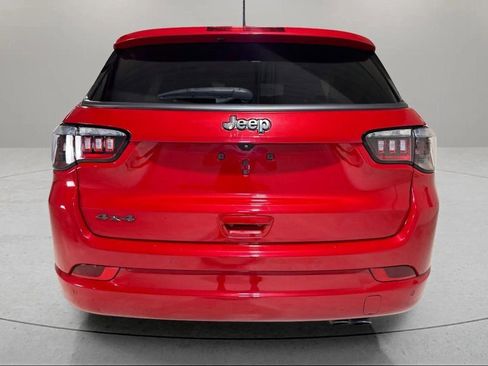 Used 2022 Jeep Compass Limited image 4