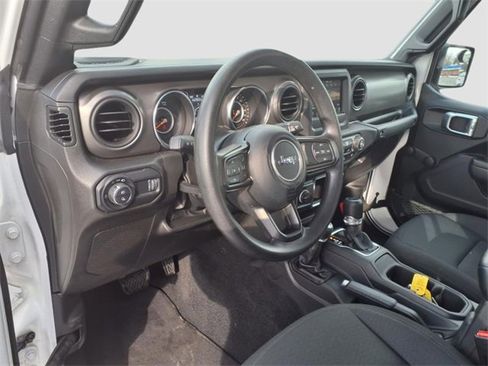 Used 2023 Jeep Gladiator Sport image 16