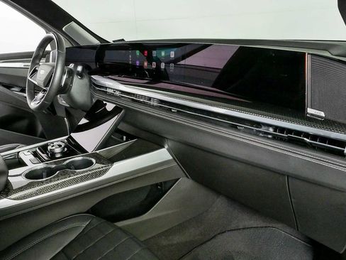 Certified 2025 Cadillac Escalade V AWD/4WD image 22
