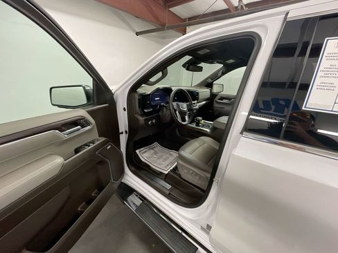 Used 2024 GMC Sierra 1500 SLT w/ SLT Premium Plus Package image 10