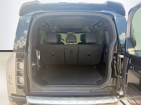 Used 2023 Land Rover Defender 110 X AWD/4WD image 12