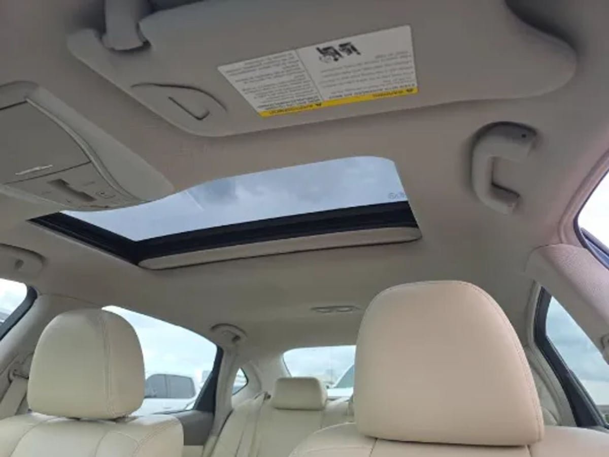 Used 2016 INFINITI Q70 L 5.6 AWD/4WD image 12