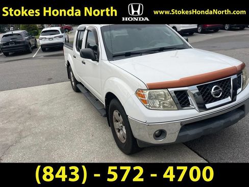 Used 2011 Nissan Frontier SV w/ SV Premium Utility Pkg RWD image 2