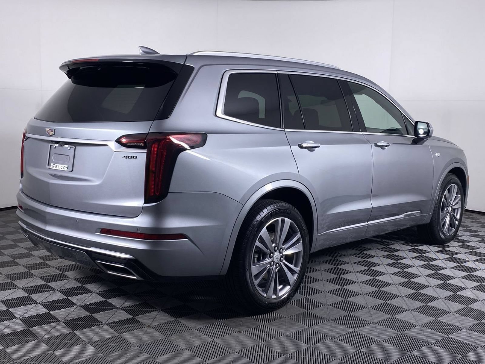 Certified 2025 Cadillac XT6 Premium Luxury FWD image 21