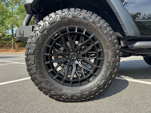 Used 2025 Jeep Wrangler Sport AWD/4WD image 53
