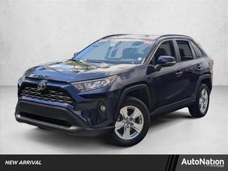 Used 2020 Toyota RAV4 XLE video 1