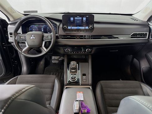 Used 2023 Mitsubishi Outlander SE AWD/4WD image 25