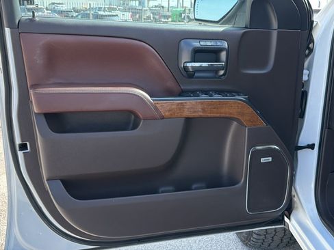 Used 2018 Chevrolet Silverado 1500 High Country AWD/4WD image 8