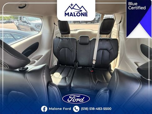 Used 2023 Chrysler Pacifica Touring-L FWD image 41