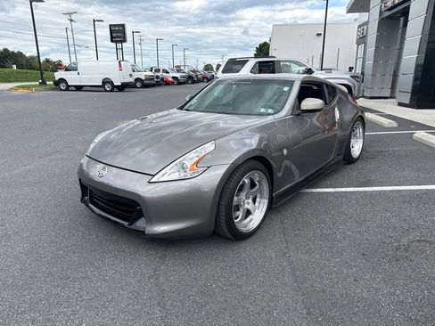 Used 2009 Nissan 370Z Touring w/ Sport Pkg RWD image 1