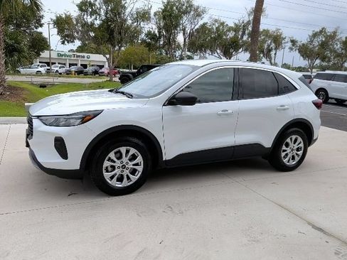 Certified 2024 Ford Escape Active AWD/4WD image 9