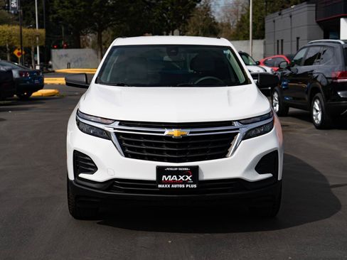 Used 2022 Chevrolet Equinox LS w/ LS Convenience Package AWD/4WD image 3