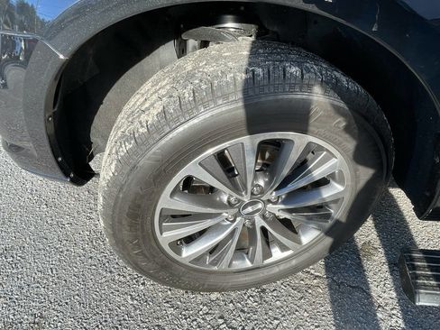 Used 2015 Lincoln Navigator 2WD image 21