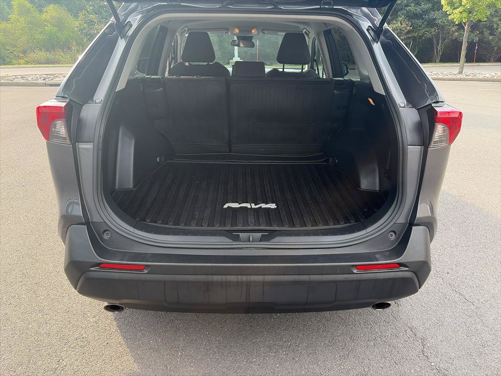 Used 2021 Toyota RAV4 XLE AWD/4WD image 22