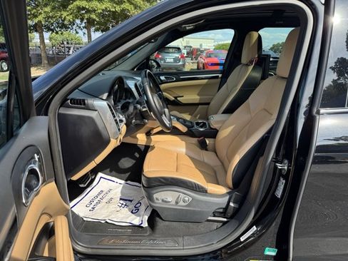 Used 2017 Porsche Cayenne Platinum Edition image 16