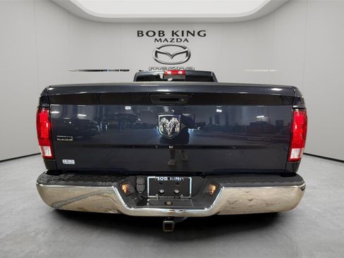 Used 2017 RAM 1500 Classic SLT image 4